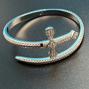 L22: 8ct + Moissanite pave set hinged cross bracelet- fits 8” wrist- 0 magnetism